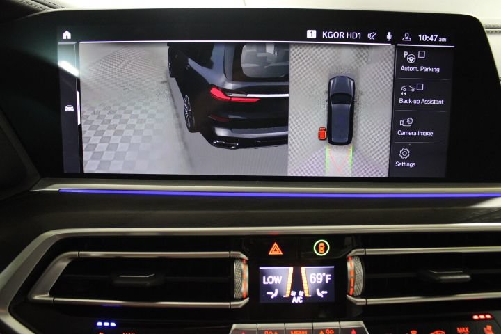 Used 2021 BMW X7 M50i w/ Dynamic Handling Package AWD/4WD image 52