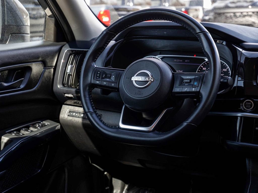 Used 2023 Nissan Pathfinder SV AWD/4WD image 25