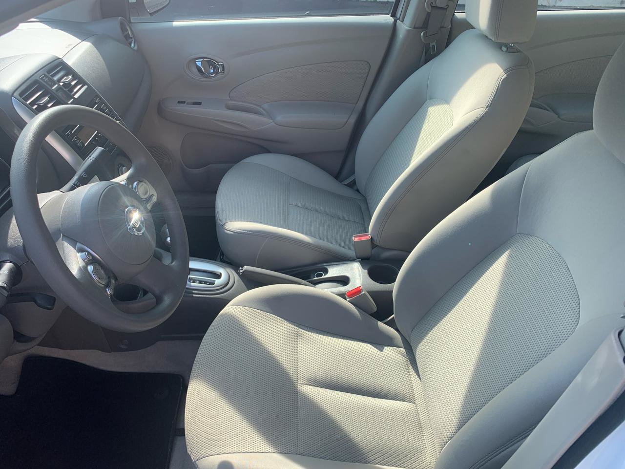 Used 2014 Nissan Versa SV w/ Convenience Package FWD image 9