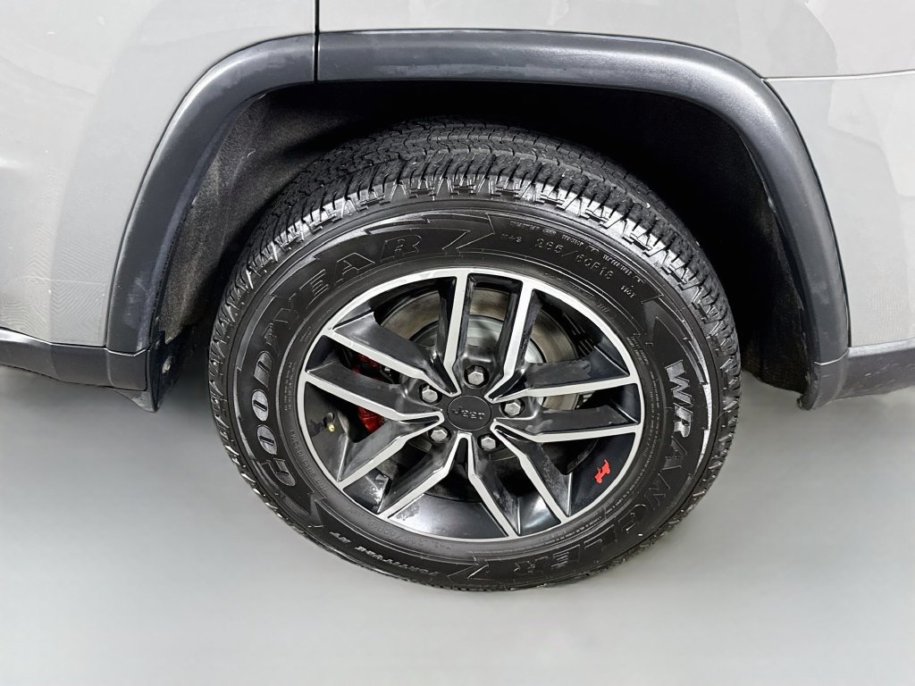 Used 2021 Jeep Grand Cherokee Trailhawk AWD/4WD image 37