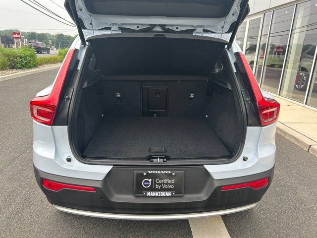 Certified 2025 Volvo XC40 B5 Core AWD/4WD image 11