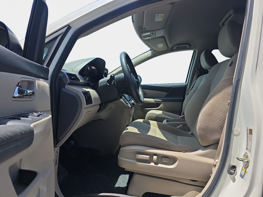 Used 2016 Honda Odyssey SE image 12
