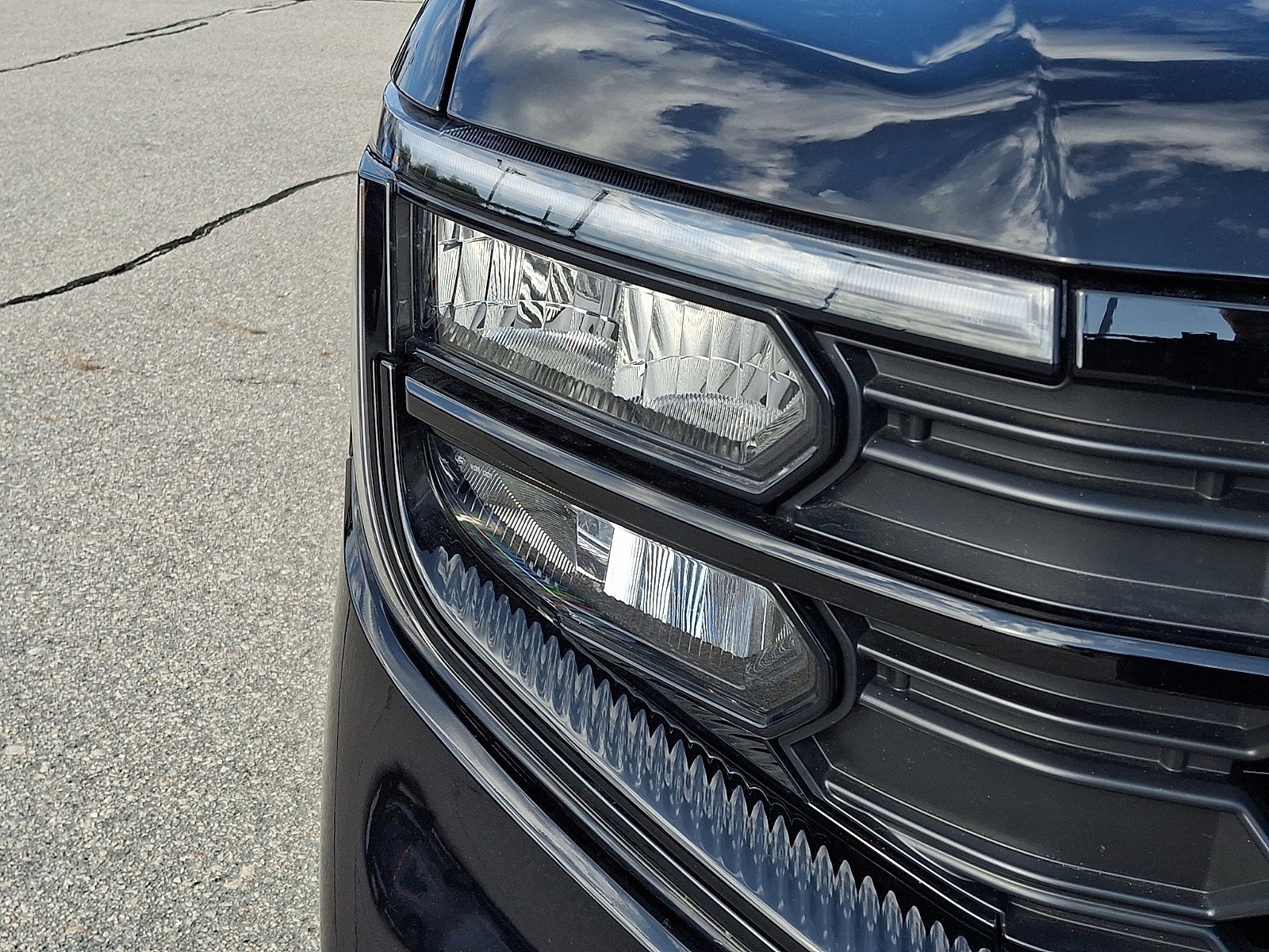 Certified 2025 Ford Expedition Active image 8
