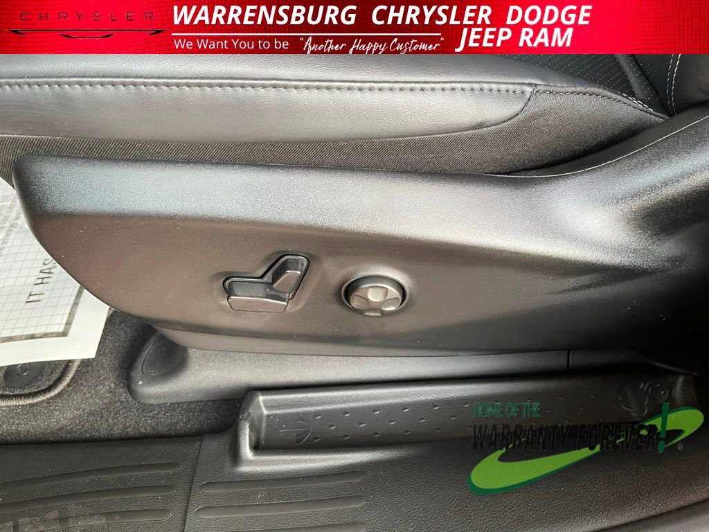 New 2026 Chrysler Pacifica Select w/ S Appearance Package image 26