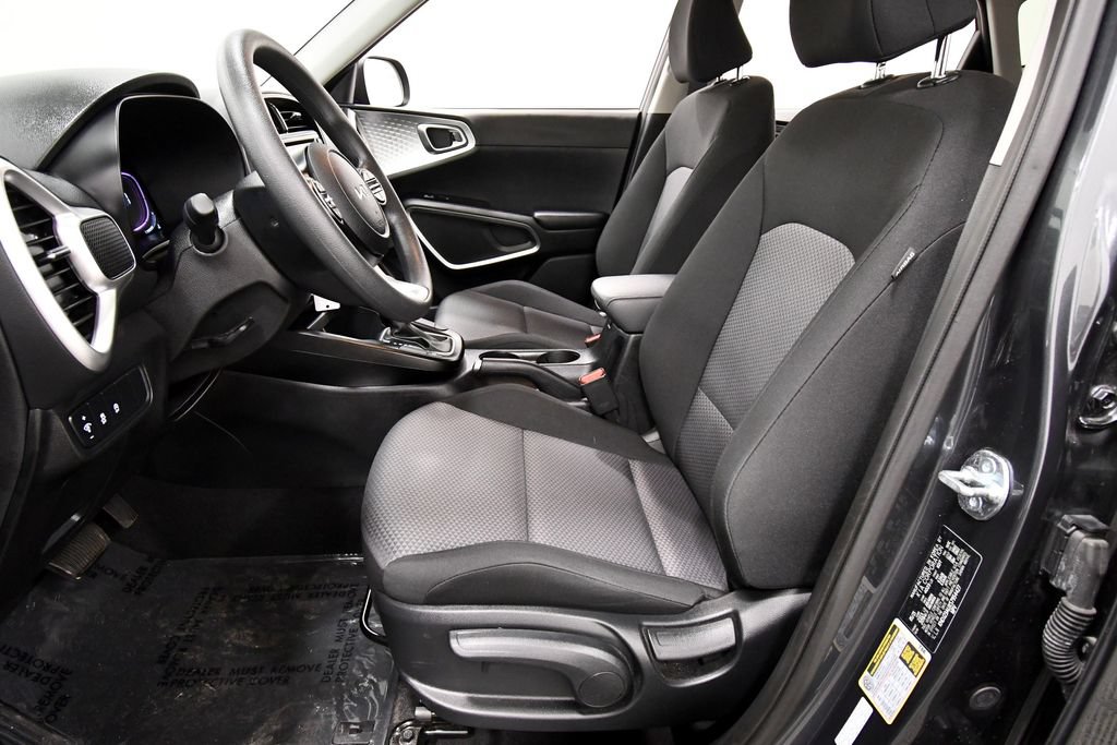 Certified 2025 Kia Soul LX FWD image 14