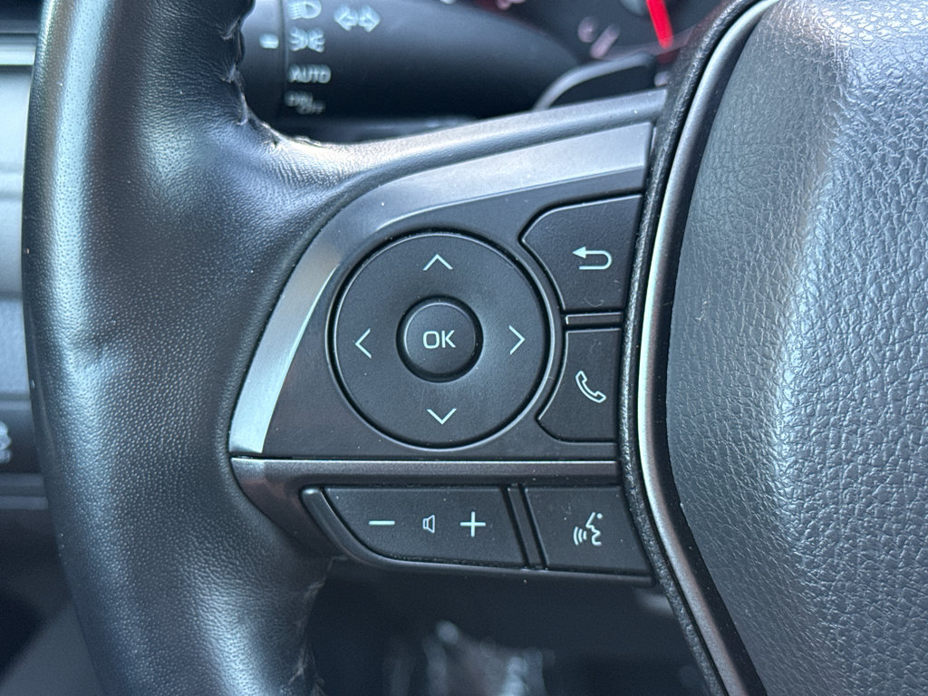 Used 2022 Toyota Camry XSE FWD image 17
