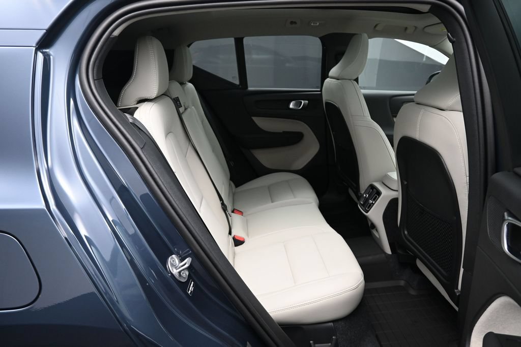 New 2026 Volvo XC40 B5 Ultra w/ Protection Package Premier AWD/4WD image 19