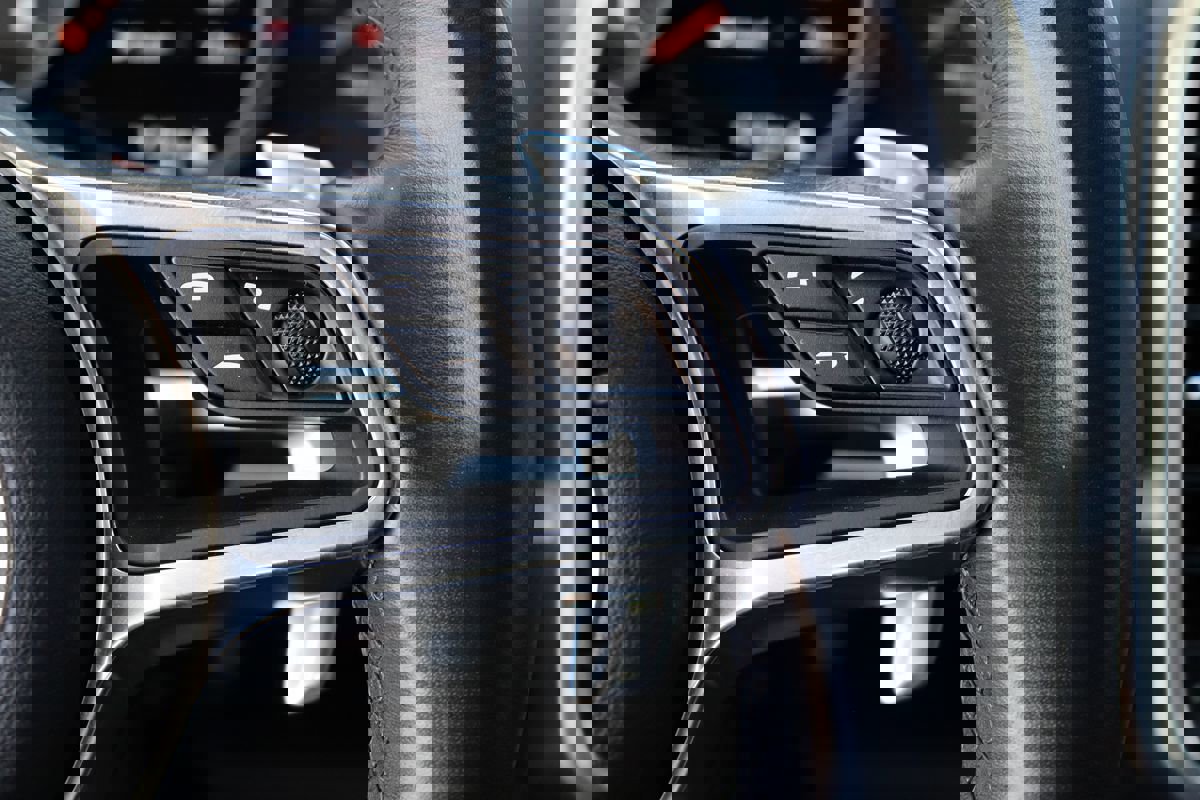 Used 2018 Porsche Cayenne Platinum Edition image 17