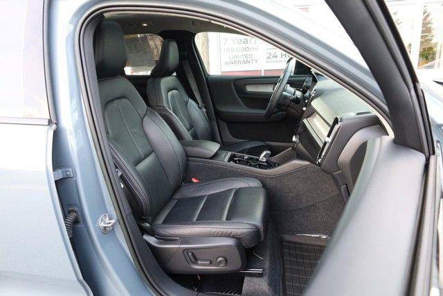 Used 2023 Volvo XC40 B5 Ultimate w/ Protection Package Premier AWD/4WD image 27