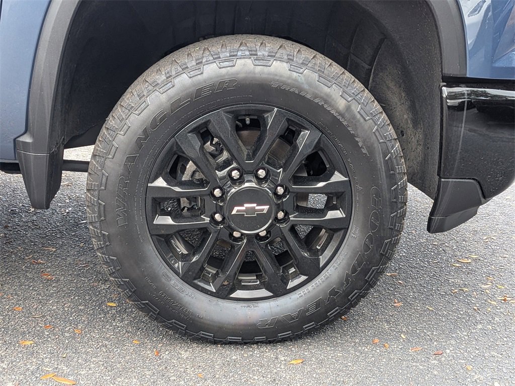 Used 2025 Chevrolet Silverado 2500 Custom w/ Custom Convenience Package image 11