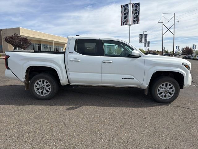 Used 2024 Toyota Tacoma SR5 AWD/4WD image 2