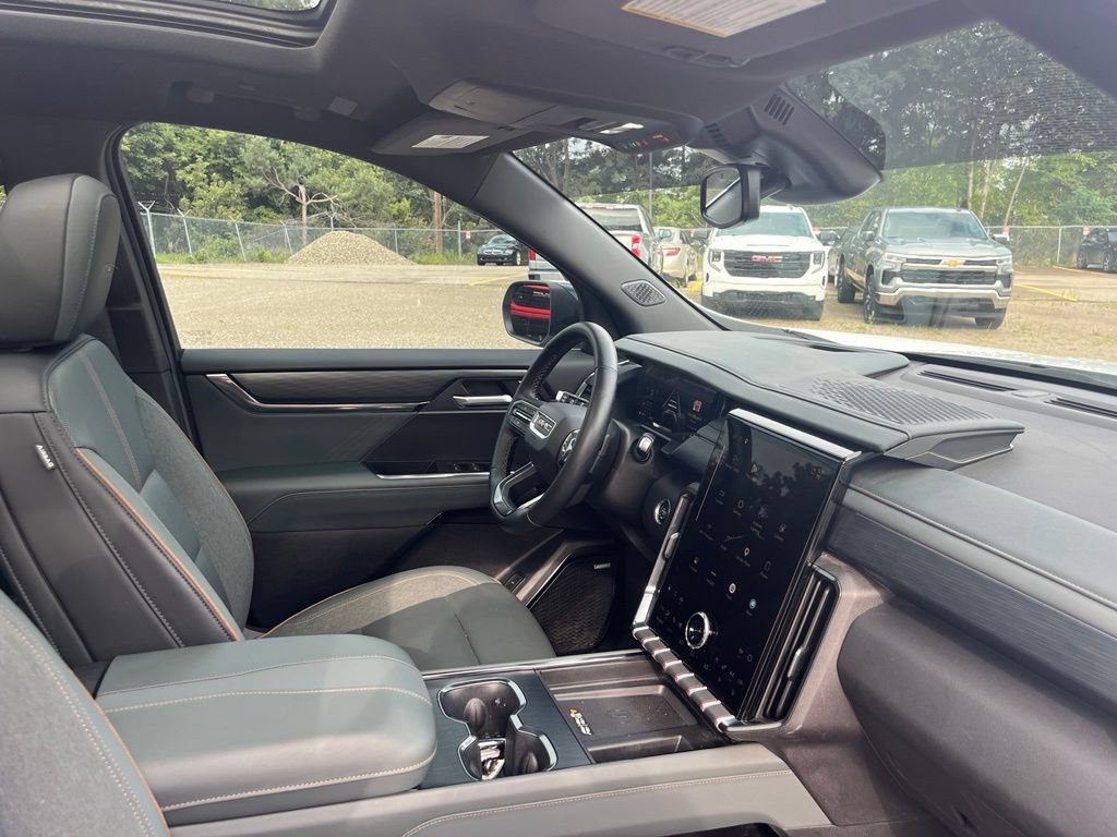 Used 2024 GMC Acadia AT4 w/ Luxury Package AWD/4WD image 38