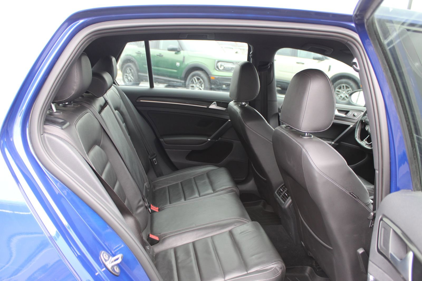 Used 2015 Volkswagen Golf R R image 15