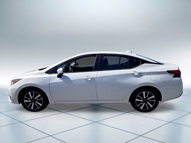 Used 2024 Nissan Versa SV FWD image 8