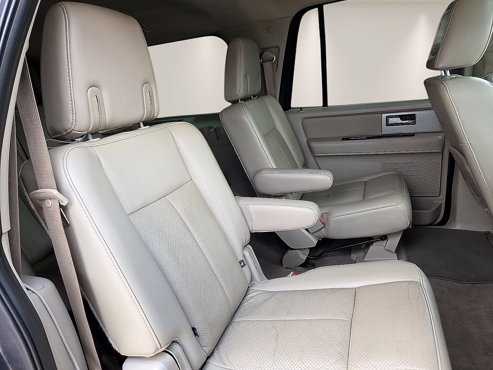 Used 2014 Ford Expedition EL Limited w/ Equipment Group 301A RWD image 10