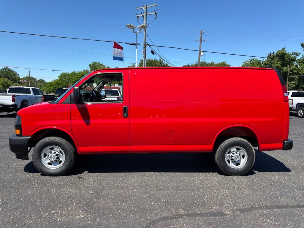 New 2026 Chevrolet Express 2500 w/ Driver Convenience Package RWD image 25