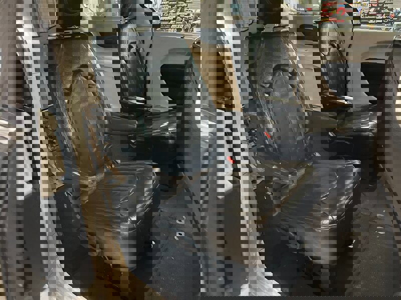 Used 2020 Chrysler Pacifica Touring-L image 18