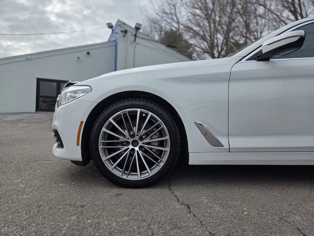 Used 2019 BMW 530i xDrive w/ Convenience Package image 9