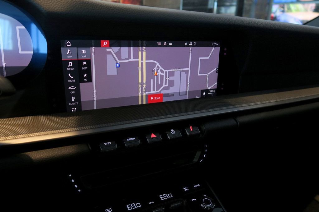 Used 2021 Porsche 911 Carrera 4 image 18