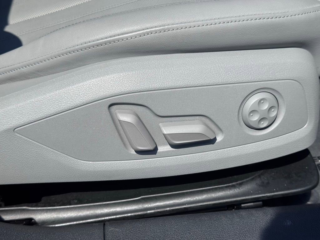 Used 2022 Audi A4 2.0T Premium Plus w/ Premium Plus Package image 28