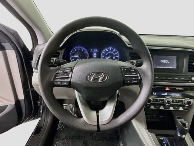 Used 2020 Hyundai Elantra SE FWD image 12