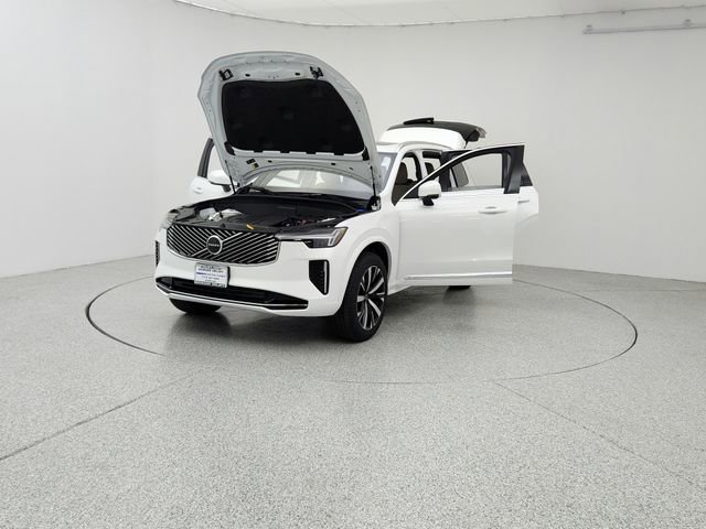 New 2026 Volvo XC90 B5 Core image 9