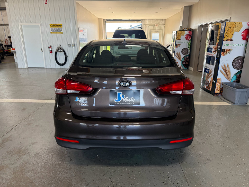 Used 2018 Kia Forte LX FWD image 6