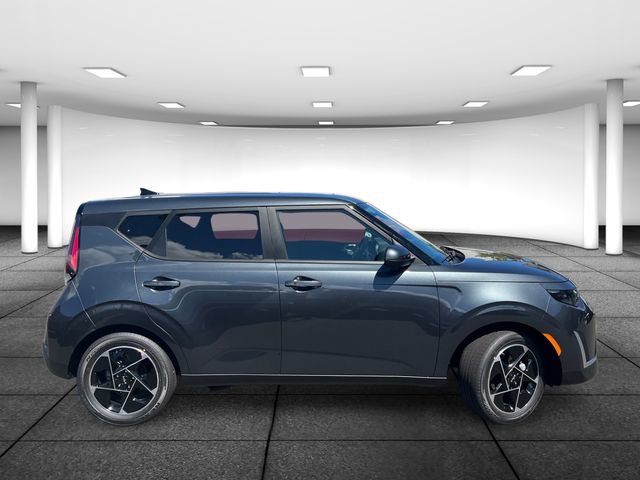 Used 2023 Kia Soul EX image 4