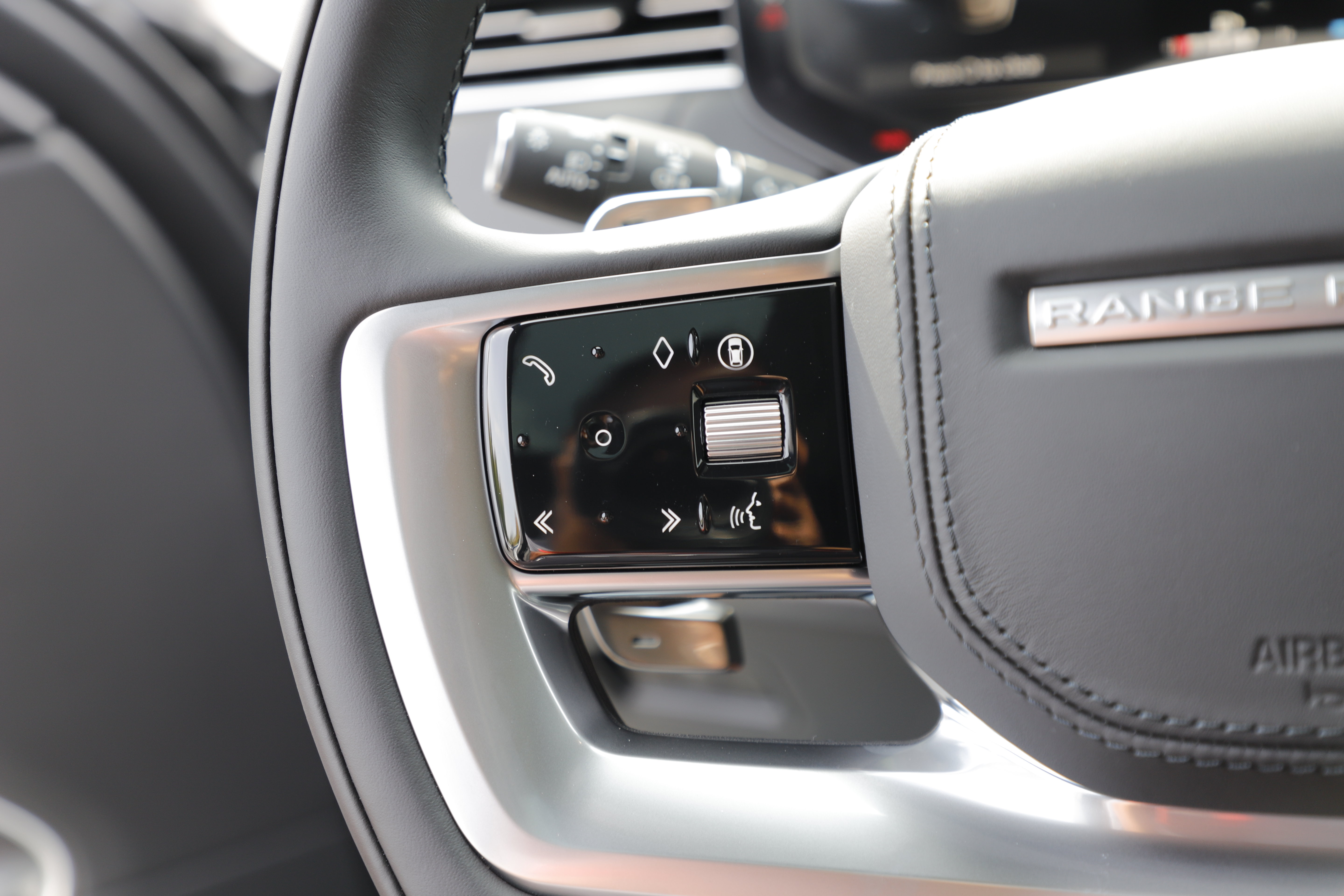 New 2026 Land Rover Range Rover SE AWD/4WD image 23