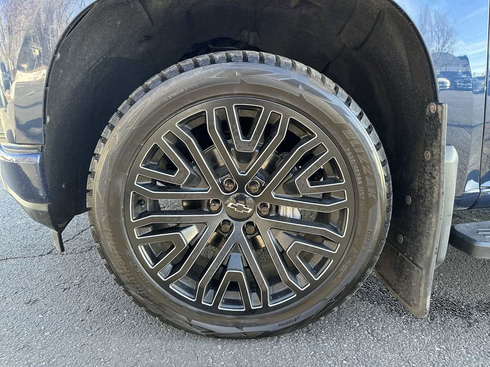 Used 2021 Chevrolet Silverado 1500 High Country w/ Technology Package image 17