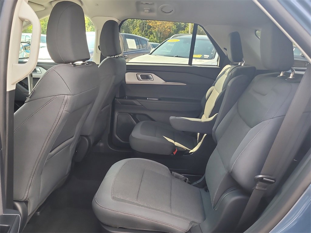 Certified 2025 Ford Explorer Active image 11