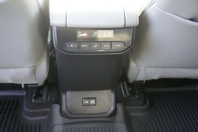 Used 2023 Toyota Highlander XLE FWD image 20
