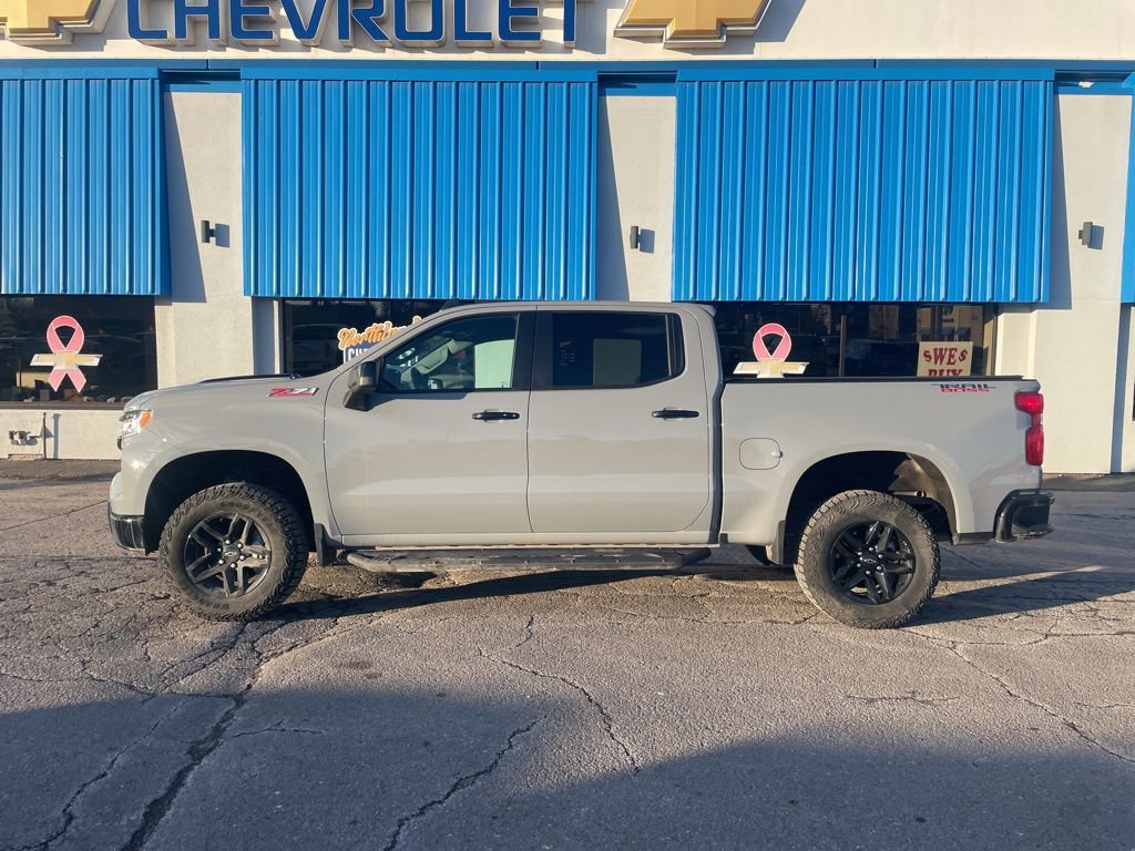 Used 2024 Chevrolet Silverado 1500 LT Trail Boss w/ Convenience Package II image 8
