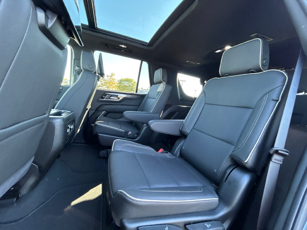 New 2026 GMC Yukon Elevation w/ Elevation Premium Package AWD/4WD image 36