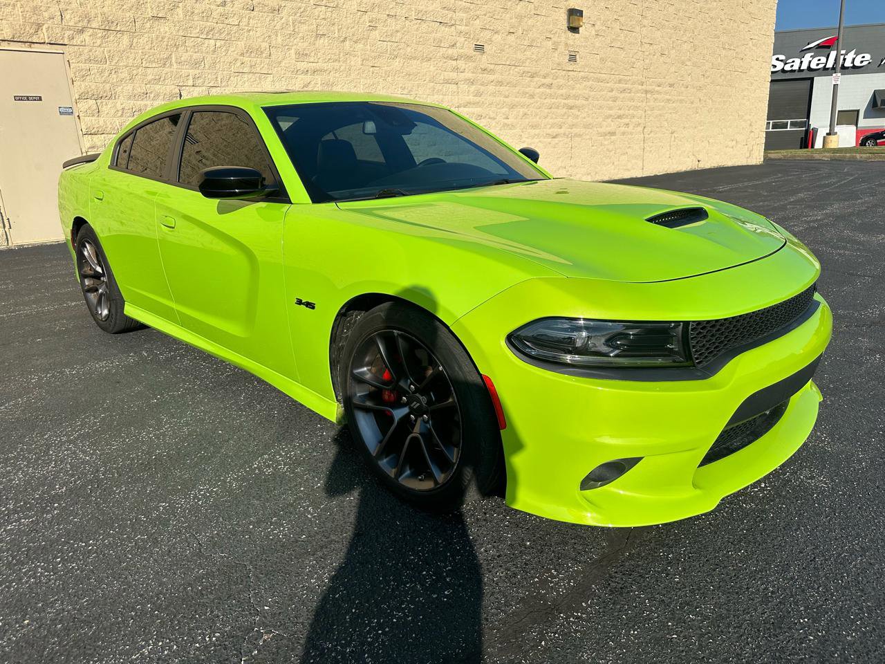 Used 2023 Dodge Charger R/T w/ Plus Group RWD image 7