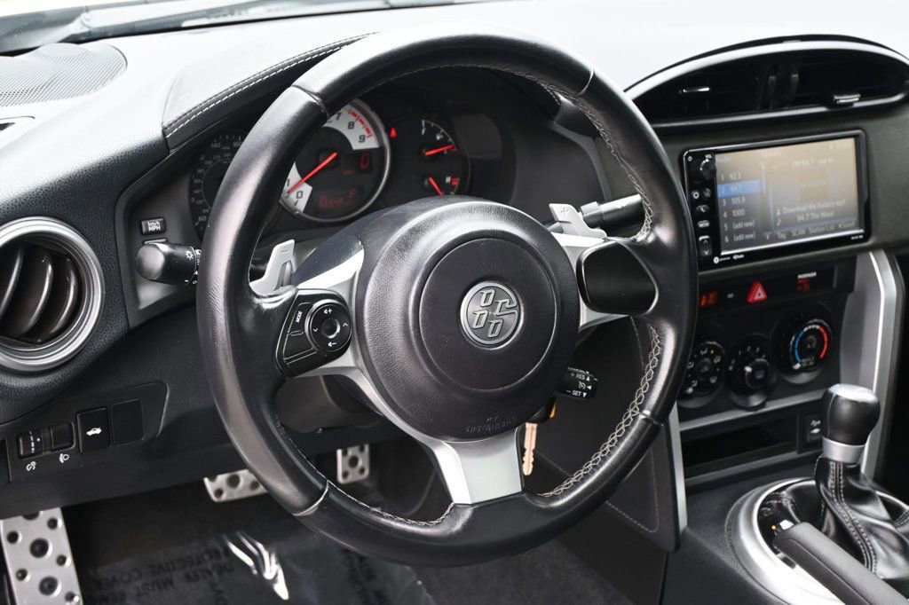Used 2018 Toyota 86 RWD image 9