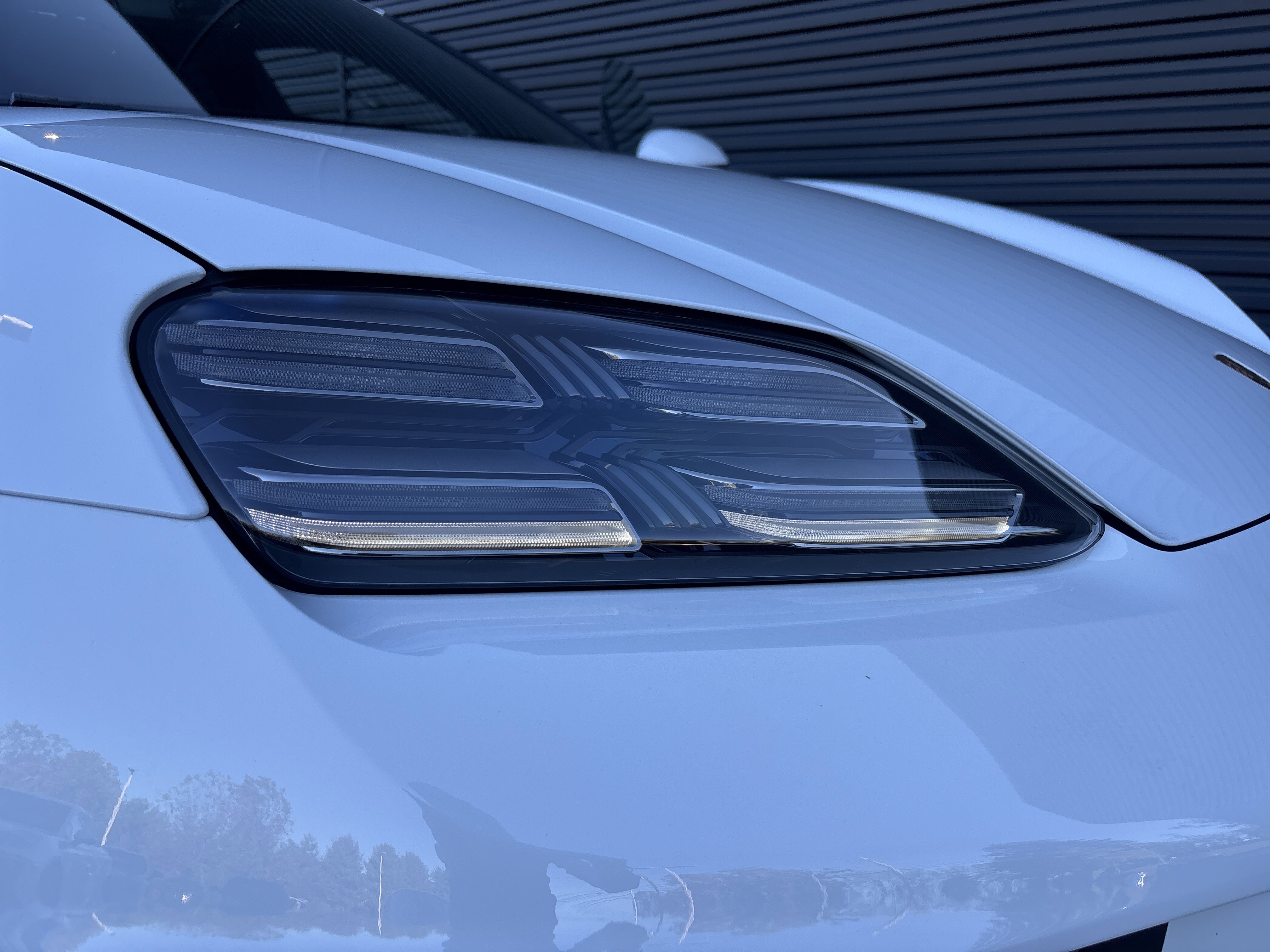 New 2025 Porsche Macan Electric image 25