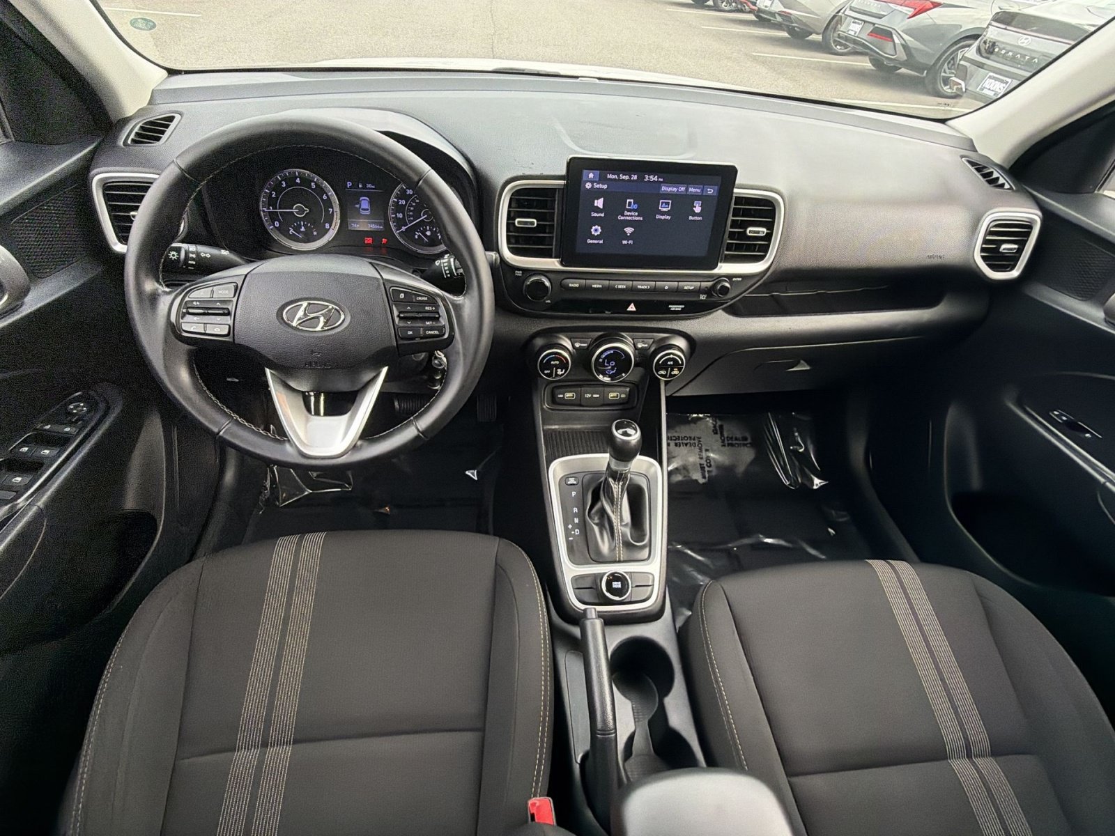 Used 2022 Hyundai Venue SEL FWD image 23