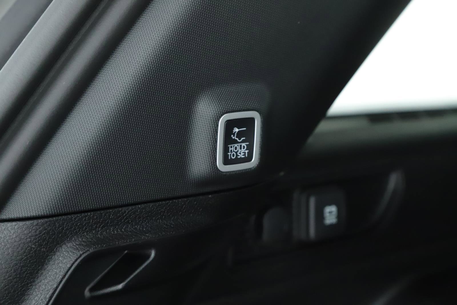 New 2025 Jeep Grand Cherokee Limited image 18