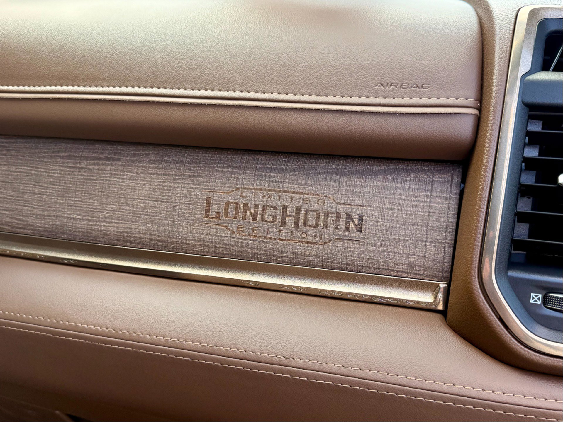 Used 2024 RAM 2500 Limited w/ Towing Technology Group AWD/4WD image 25