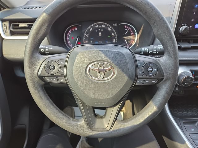 Used 2024 Toyota RAV4 XLE AWD/4WD image 20