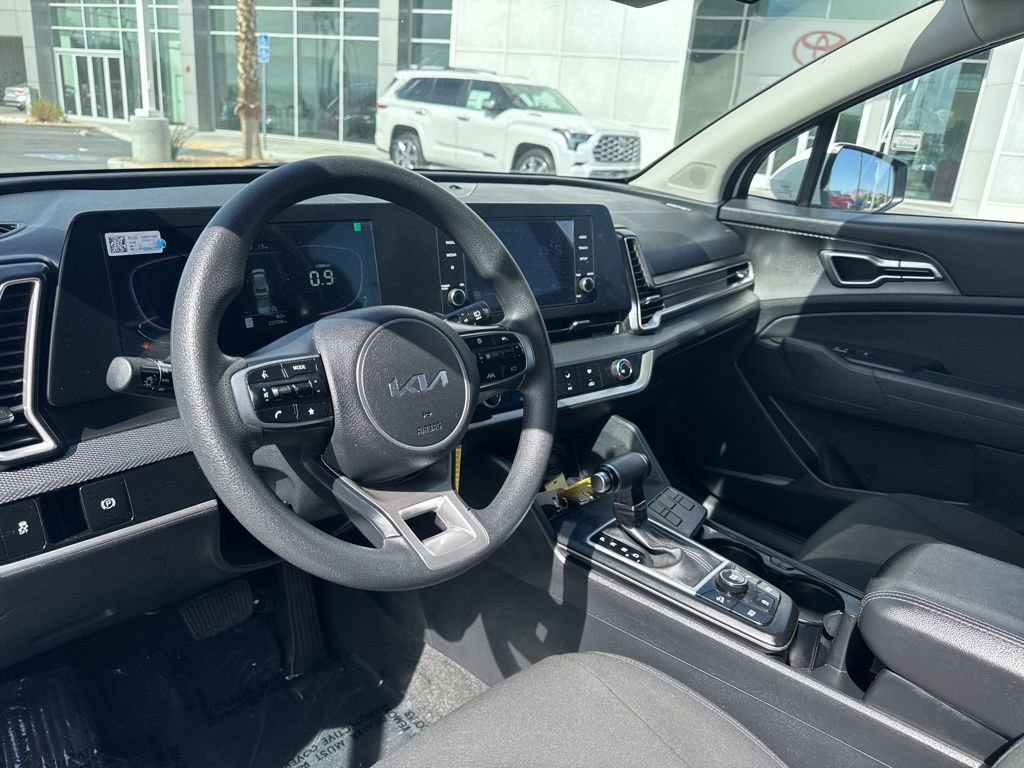 Used 2023 Kia Sportage LX FWD image 11