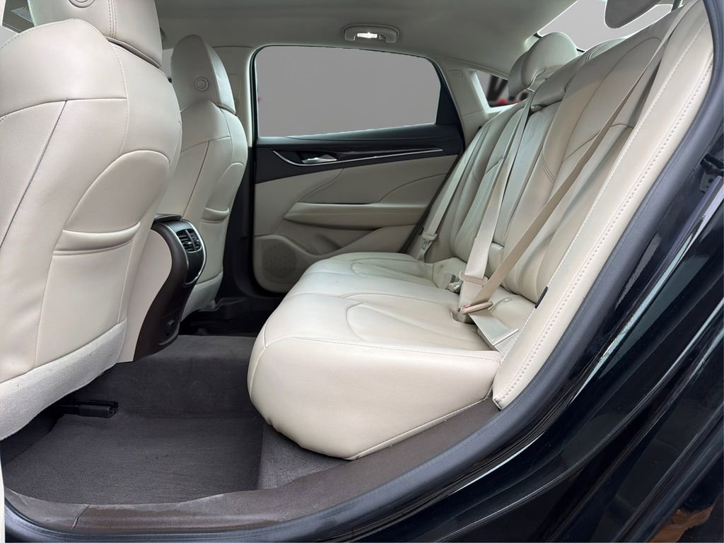 Used 2017 Buick LaCrosse Preferred image 10