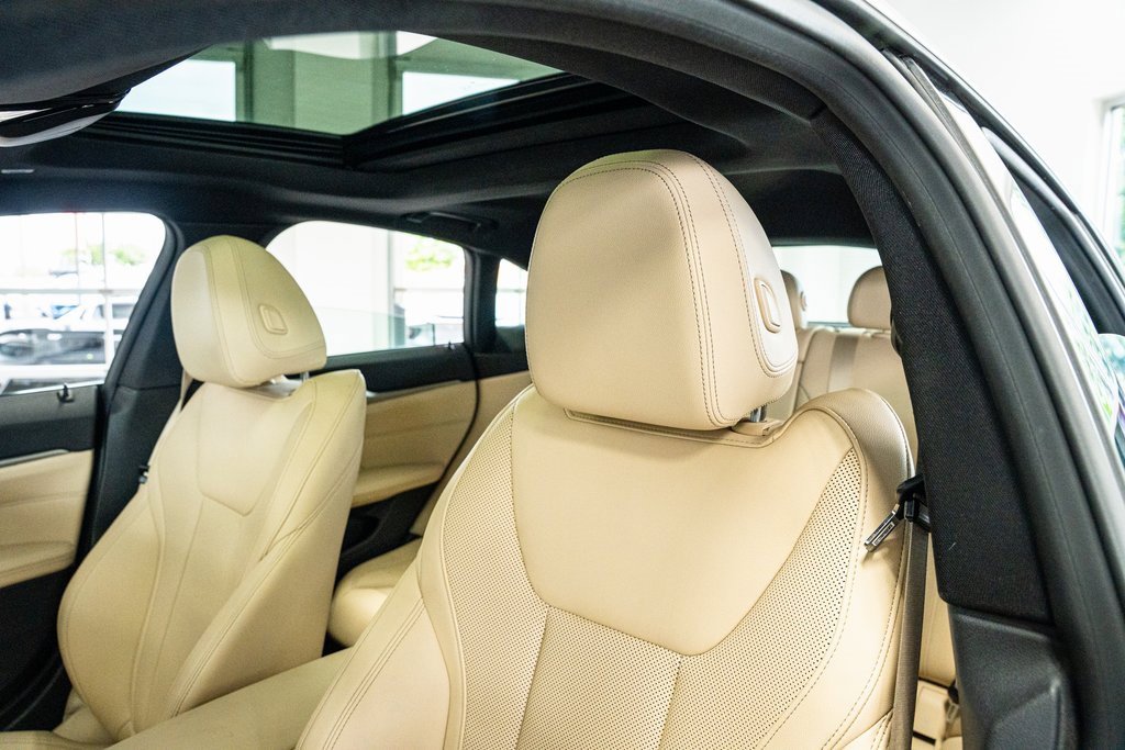 Used 2022 BMW i4 eDrive40 image 38