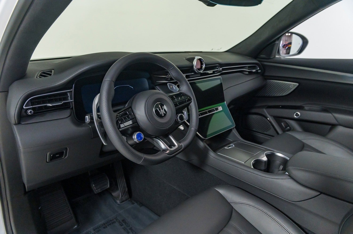 Used 2024 Maserati Grecale GT AWD/4WD image 16