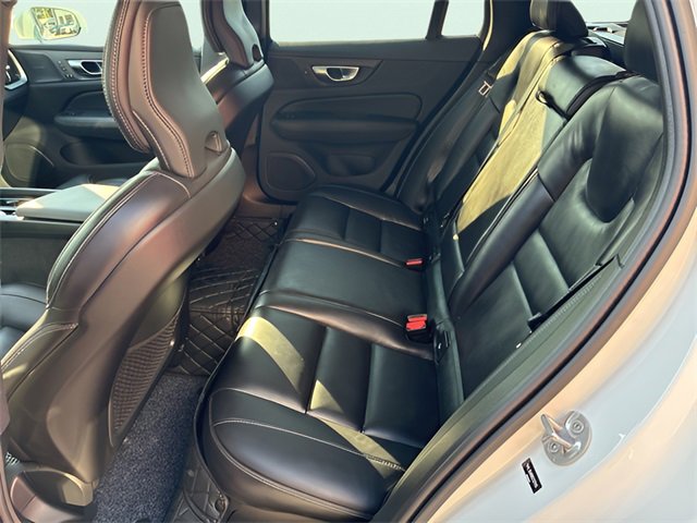 Used 2024 Volvo V60 B5 Cross Country Ultimate w/ Protection Package Premier image 16