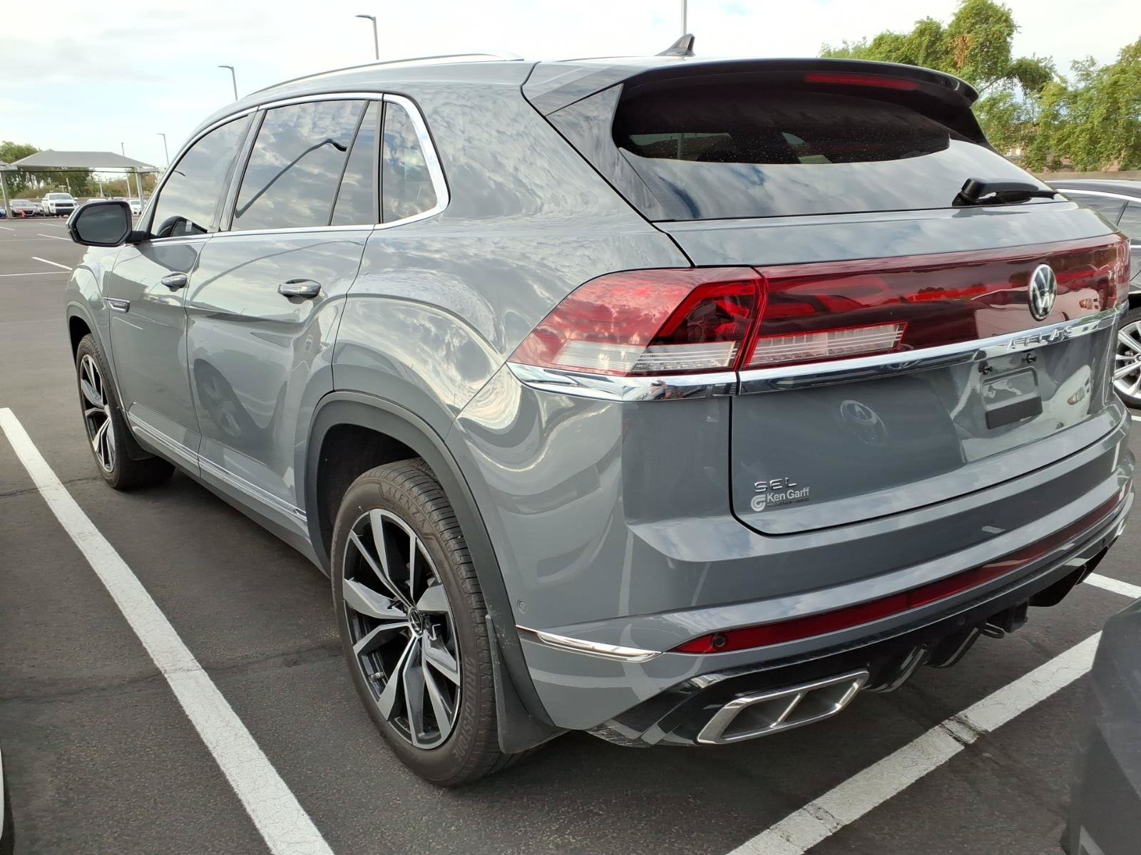 Used 2025 Volkswagen Atlas Cross Sport SEL Premium R-Line AWD/4WD image 3