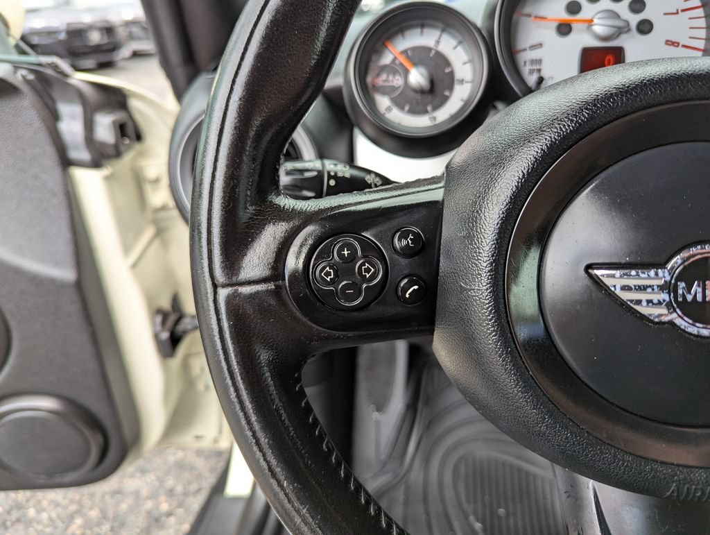 Used 2011 MINI Cooper Convertible FWD image 15