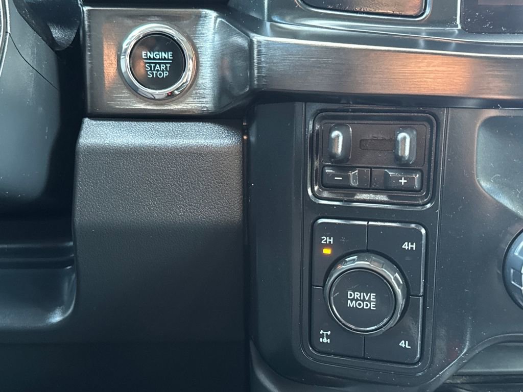 Used 2023 Ford F350 Lariat w/ Chrome Package image 27