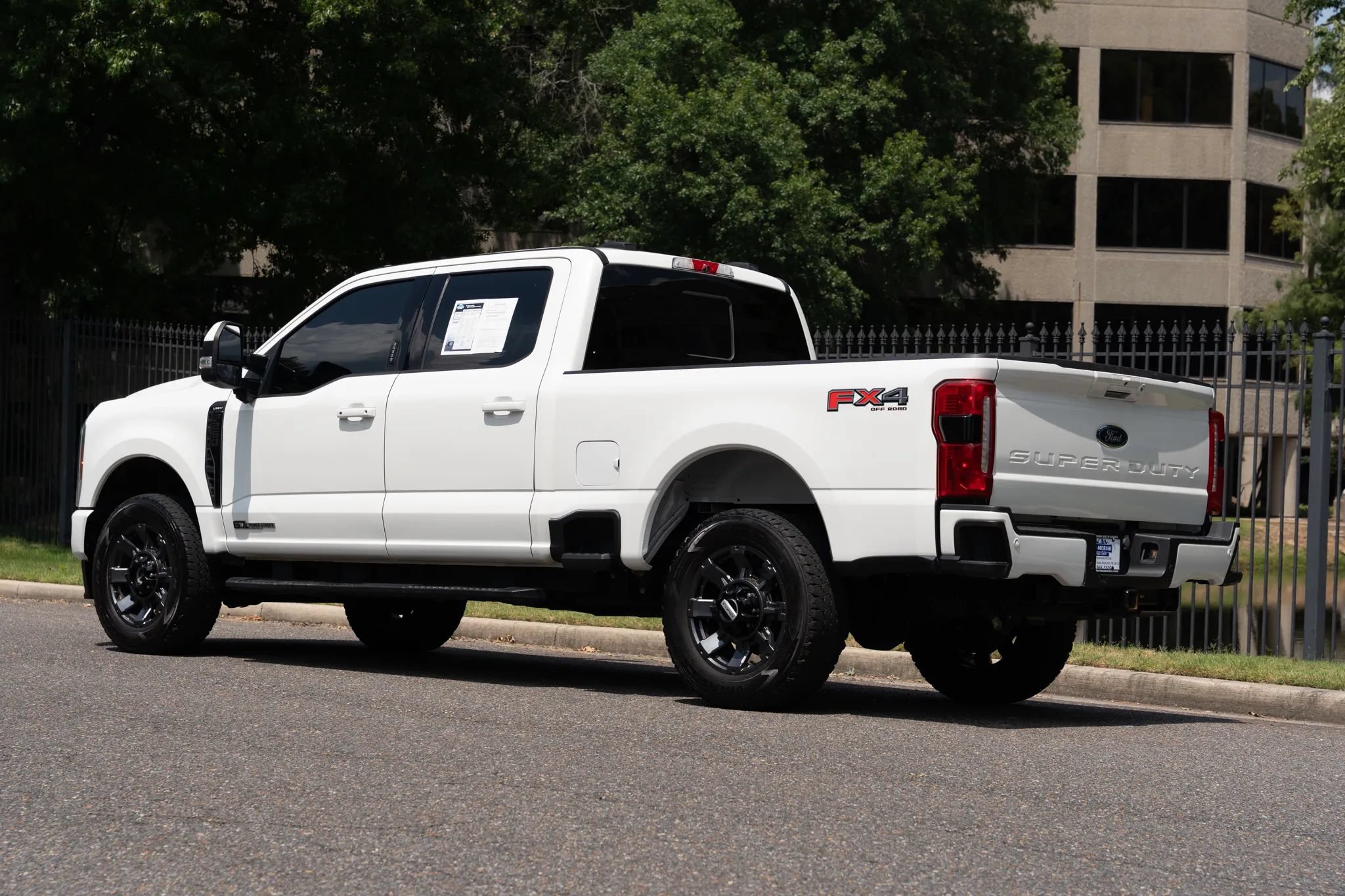 Used 2023 Ford F250 Lariat w/ Lariat Ultimate Package AWD/4WD image 8